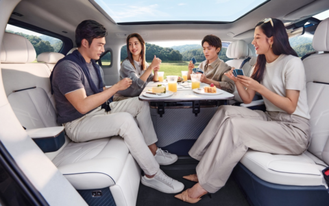 从未来开进现实的智能汽车，极氪MIX上市售价27.99万元起