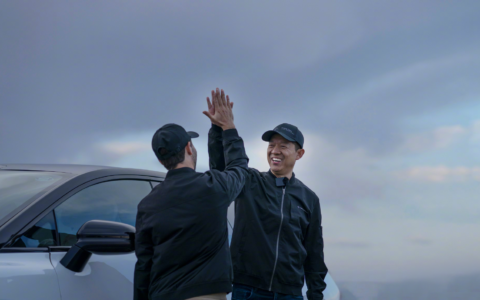 贾跃亭成不了雷军