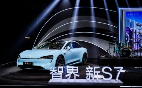 释放自我，智界新S7成为年轻人最爱的“第三空间”