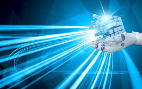 大模型混战这一年： 进化之赛、效率之争、落地之战