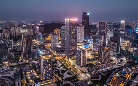 广州，不能再“失血”了