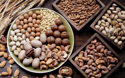 零食品牌激战2025：新秩序下的残酷角逐
