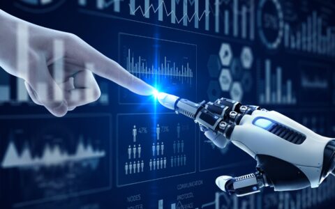 “国民应用”牵手DeepSeek：微信的AI搜索野心与腾讯的“双模型”押注