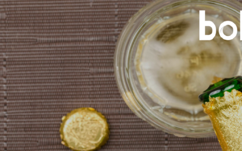 啤酒行业销量下行，青岛啤酒的“破局”