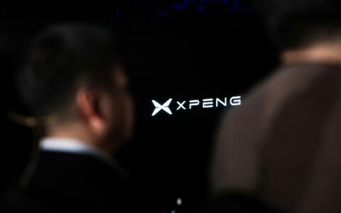 何小鹏变了，小鹏汽车转弯