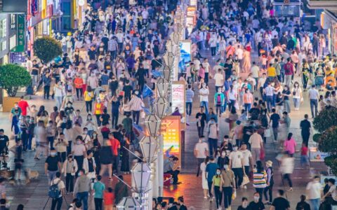 零佣金、联合经营、送客流，实体零售商家可以“火力全开”了