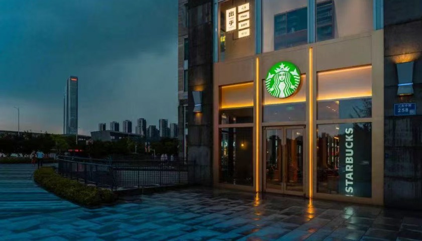 业绩回暖了，但星巴克中国却更着急了？