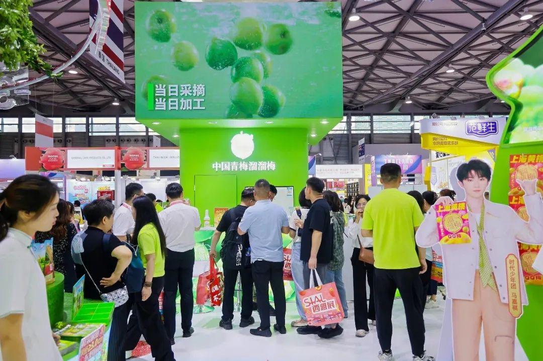 买全球资源，卖全球市场，溜溜梅如何用“好货”构建品牌护城河？