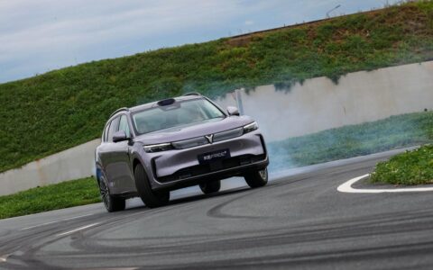 标配华为智驾+空悬卖22.99万，岚图这是不给友商活路？