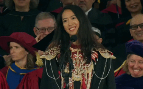 被群嘲的蒋雨融，被“迫害”的张雪峰