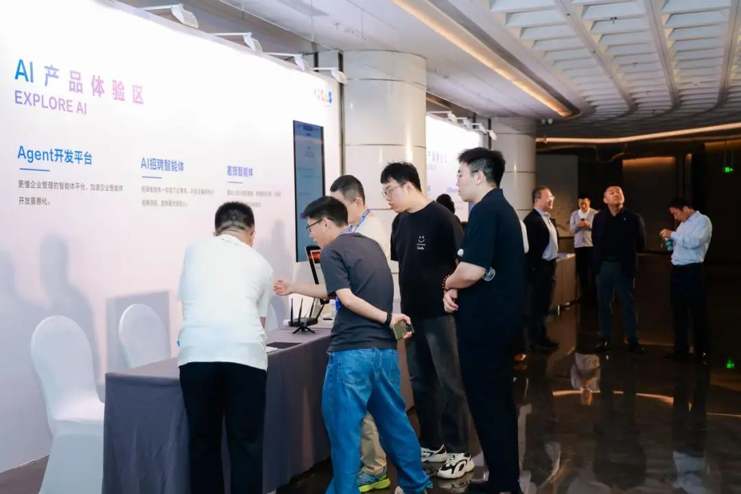 这家中国软件巨头,靠AI能否“蝶变”?