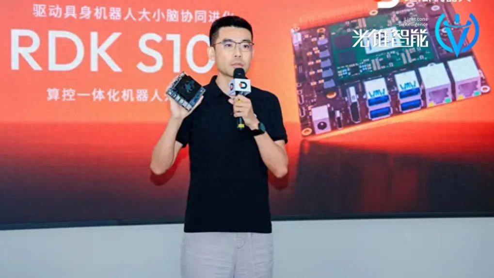 造机器人的门槛又被“砍了一刀”| 对话地瓜机器人副总裁胡春旭