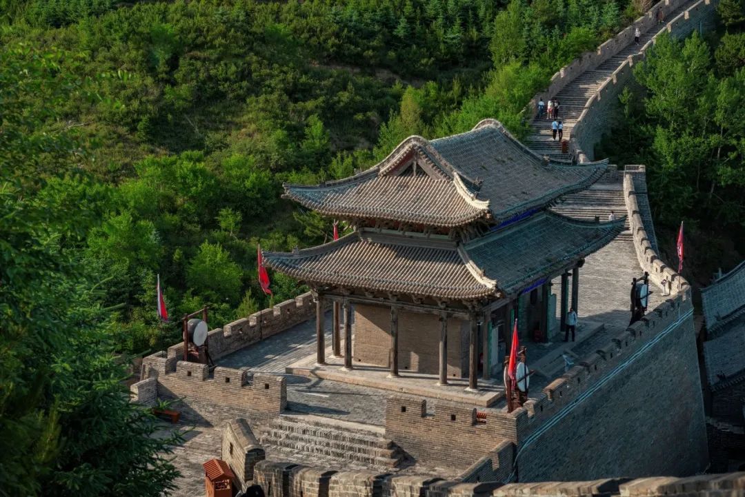 那些爆火出圈的城市，真靠旅游赚到钱了吗？