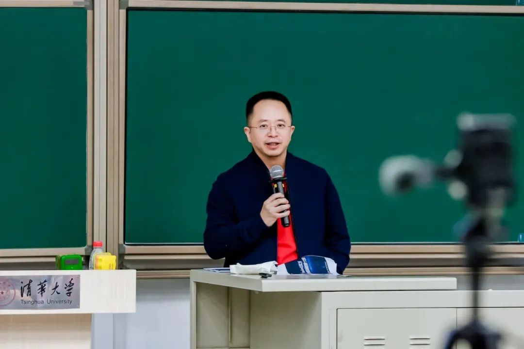 周鸿祎要用AI“干掉”市场部，“纳米”做到了吗？