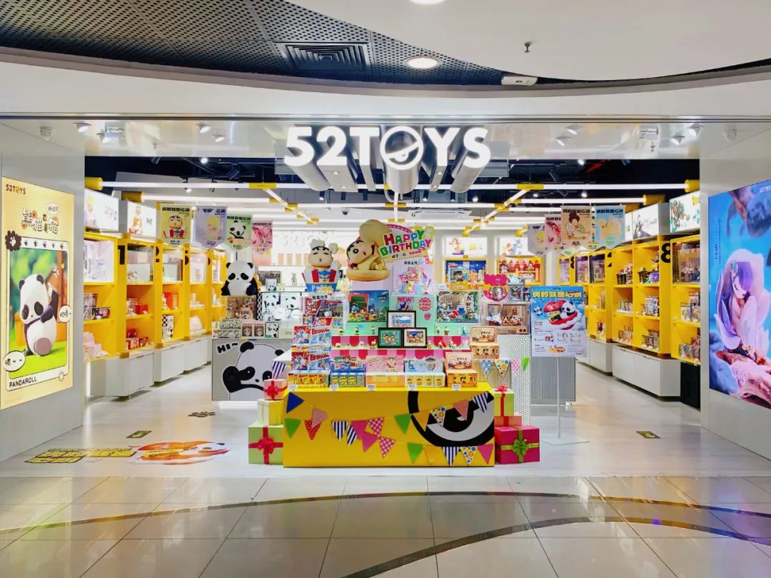 不想做“泡泡玛特第二”，52TOYS的IP故事够性感吗？