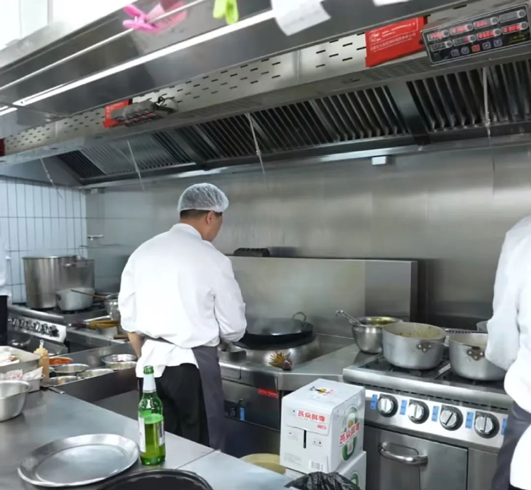明厨亮灶的品牌“卫星店”，能否让消费者告别“堂食崇拜”？