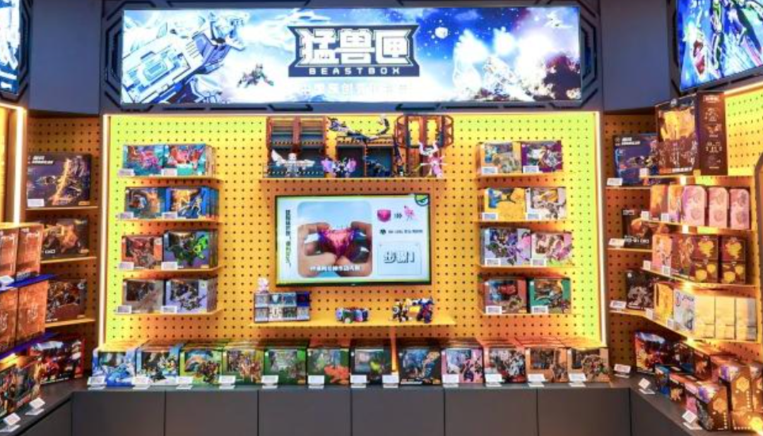 不想做“泡泡玛特第二”，52TOYS的IP故事够性感吗？