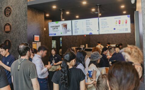 瑞幸咖啡美国首开两店，全球化战略持续升级