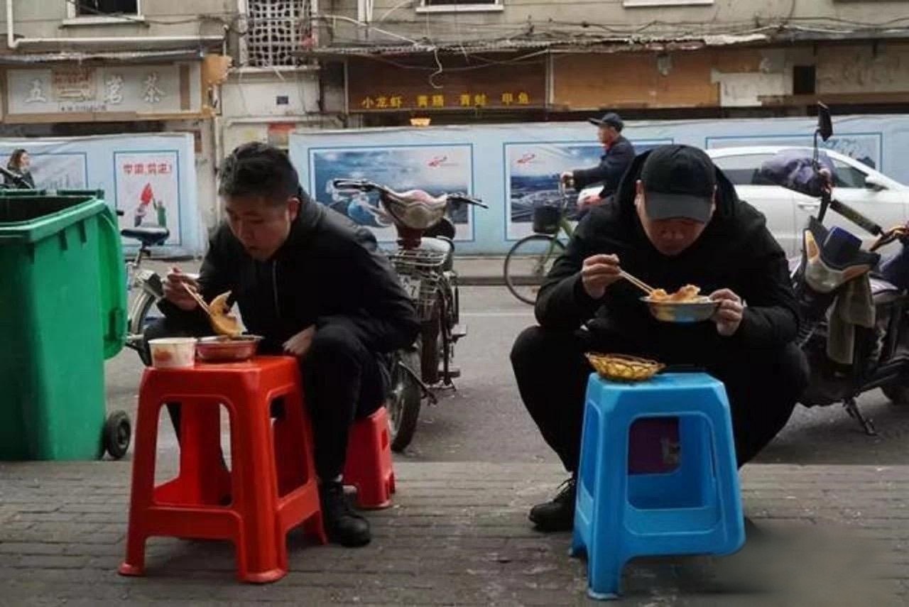 “在地意识觉醒”：小红书上的年轻人，想过去模板化生活