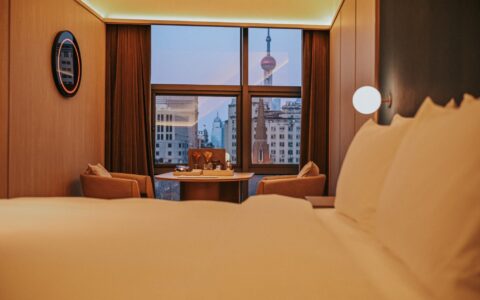 水晶酒店Hold住了外滩 “王炸” 物业