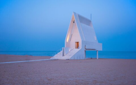 阿那亚和中产的“天下第一好”碎了？