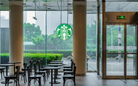 业绩回暖后，星巴克对自己想要什么更清楚了