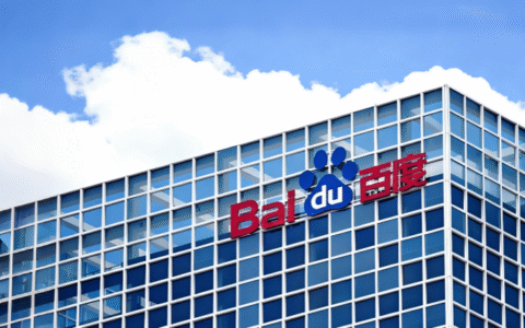 萝卜快跑，给百度起了一张全球网