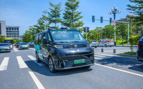 文远知行Robotaxi GXR在黄埔开启24小时纯无人商业化运营
