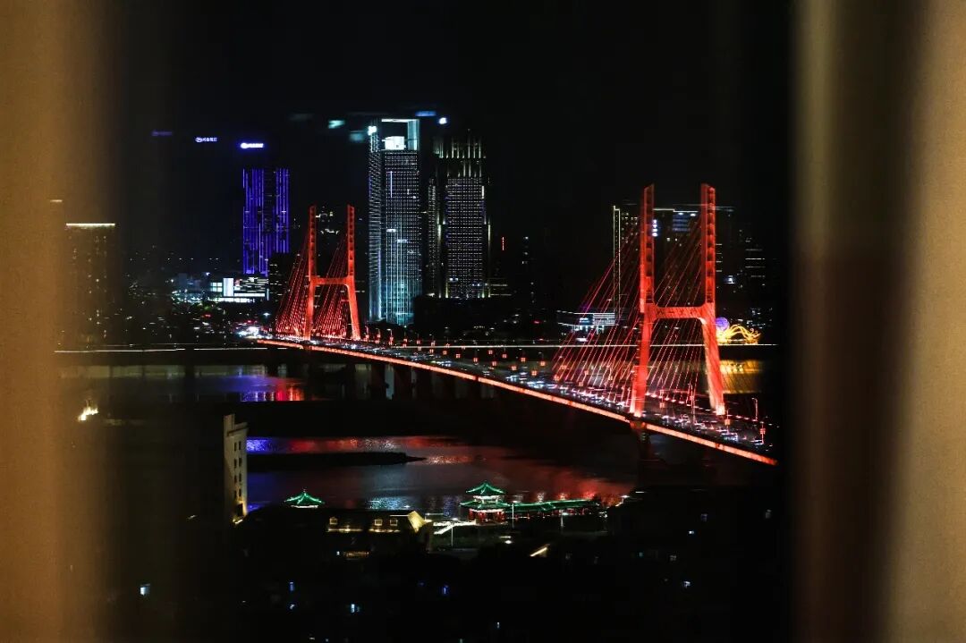 比南昌夏天还火的，是卖爆了的桔子酒店