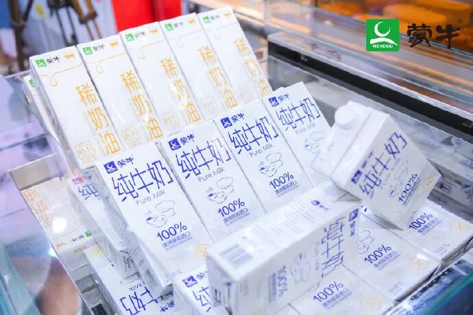 乳业大转向：常温奶失宠，乳企“卷”鲜奶、拼奶粉