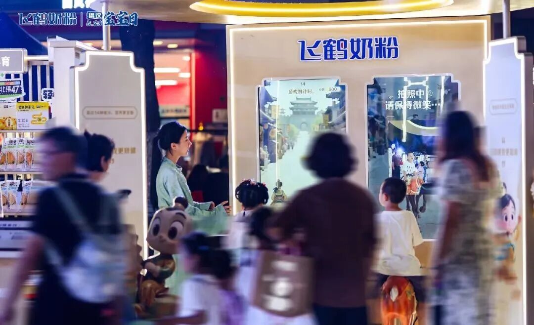 乳业大转向：常温奶失宠，乳企“卷”鲜奶、拼奶粉