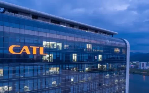 不止3分钟换电：蔚来与宁德时代，正在谋划一张万亿储能网