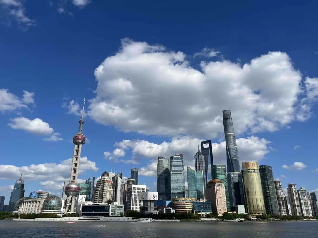 一线访谈丨这届年轻人，为何负债旅行？