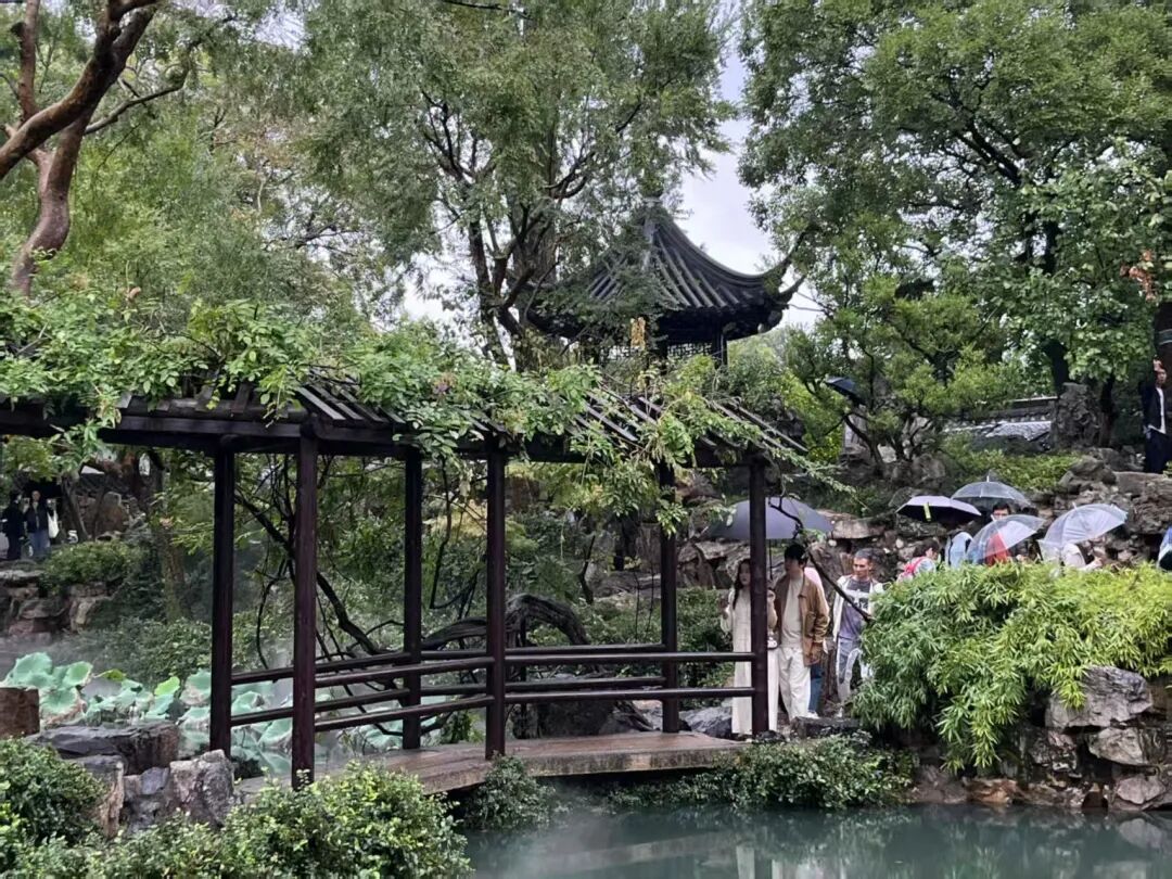 一线访谈丨这届年轻人，为何负债旅行？