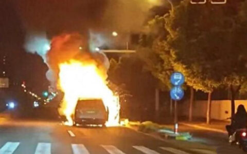 新能源车起火事件频发，社会对固态电池的需求藏不住了