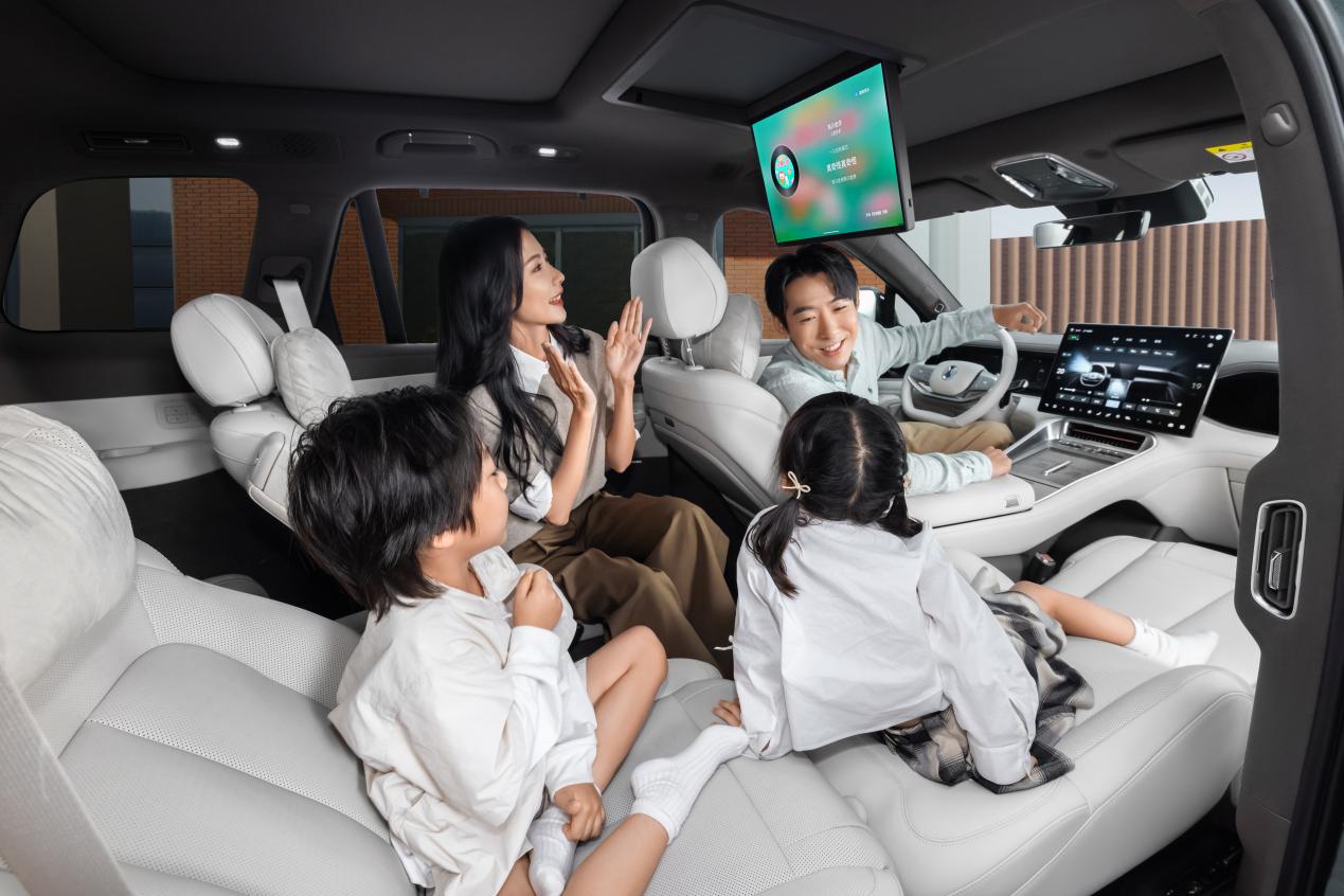 全系标配易三方、云辇-A，腾势N8L上市，起步价仅29.98万元