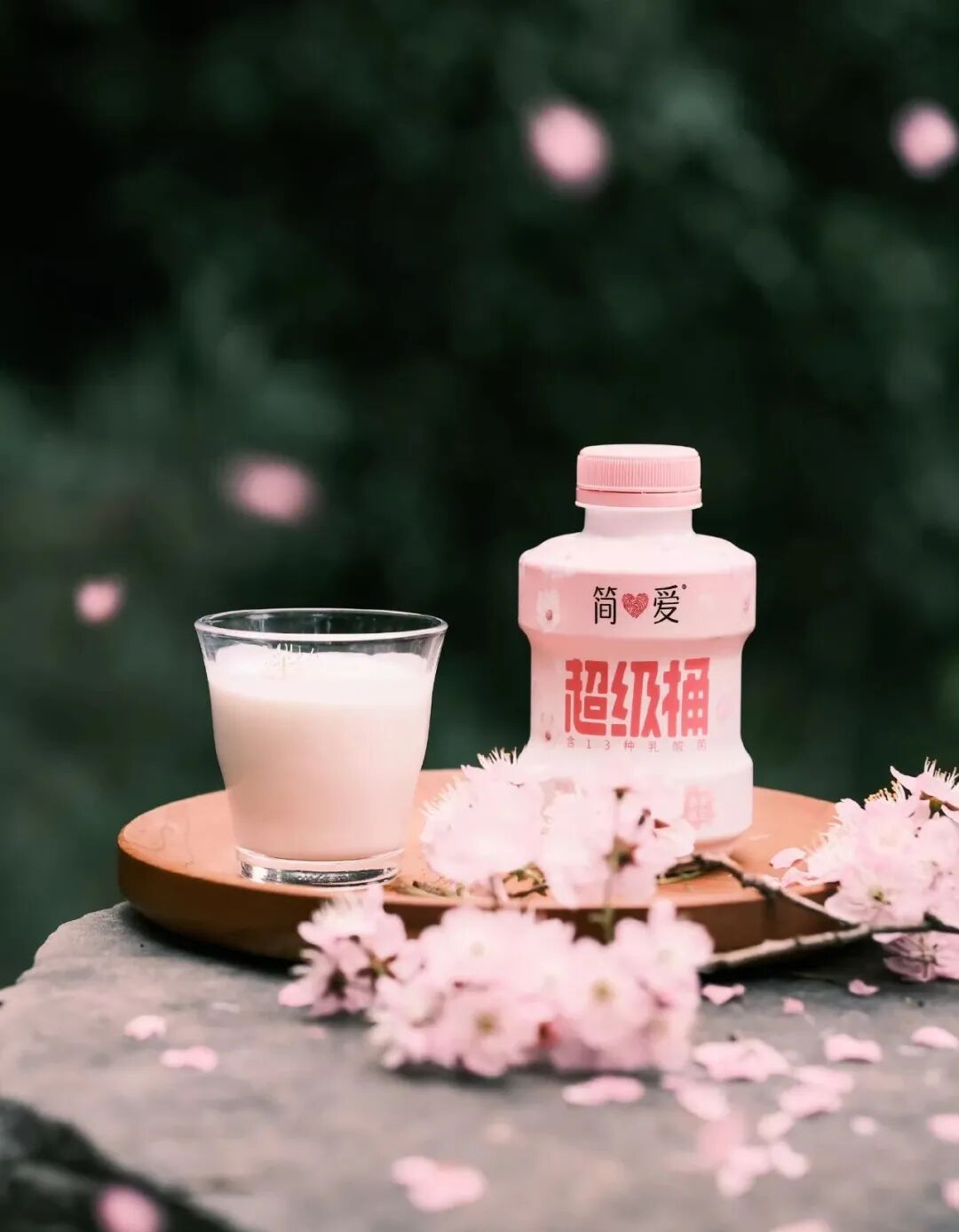蒙牛被判赔伊利500万背后，“乳业双雄”其实都不轻松