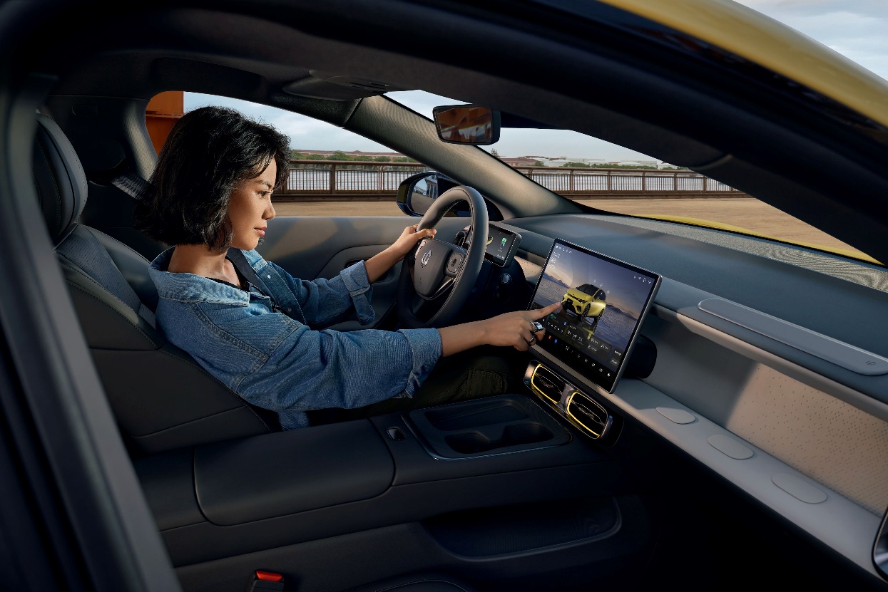 零跑Lafa5为“不将就”的年轻人而来，预售仅10.58万元起