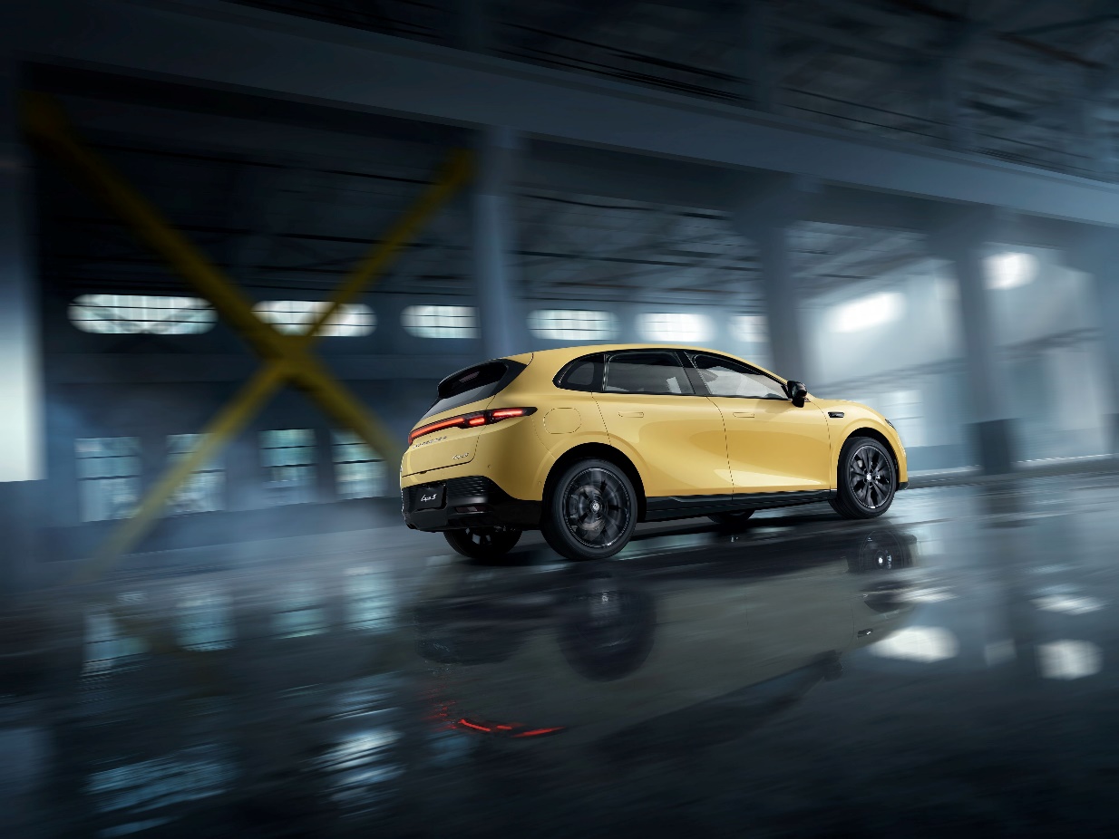 零跑Lafa5为“不将就”的年轻人而来，预售仅10.58万元起