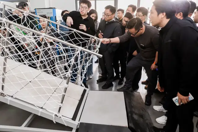 从制造重镇，到智造高地：南京的创新突围之路