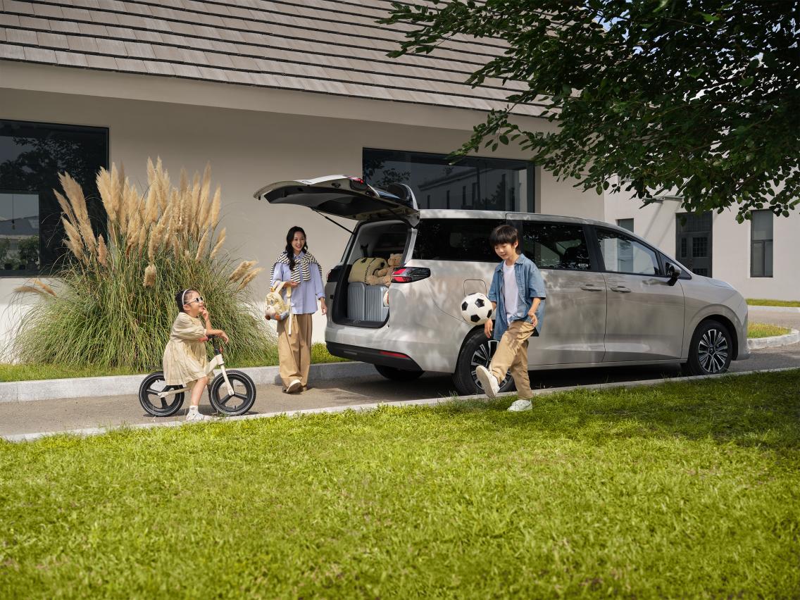 “全能舒享大7座”星光730上市,起步价仅7.3万元