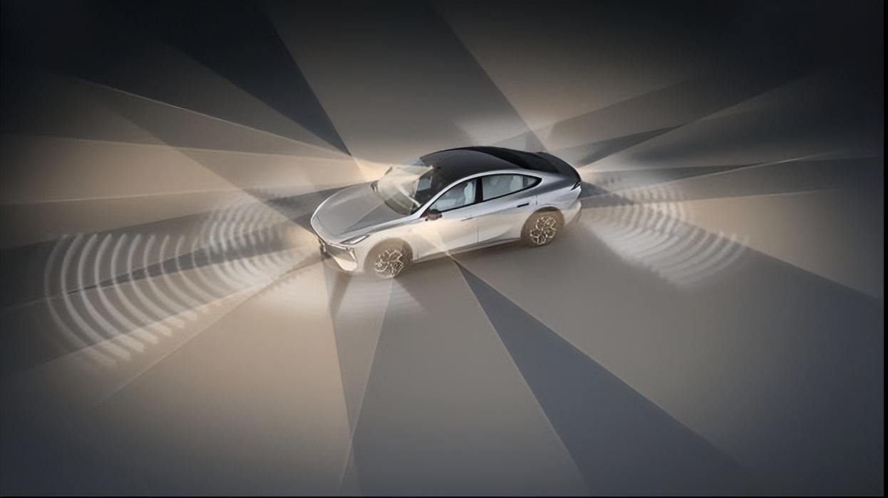 “公路磁悬浮”深蓝L06上市即爆款，起步价仅13.29万元