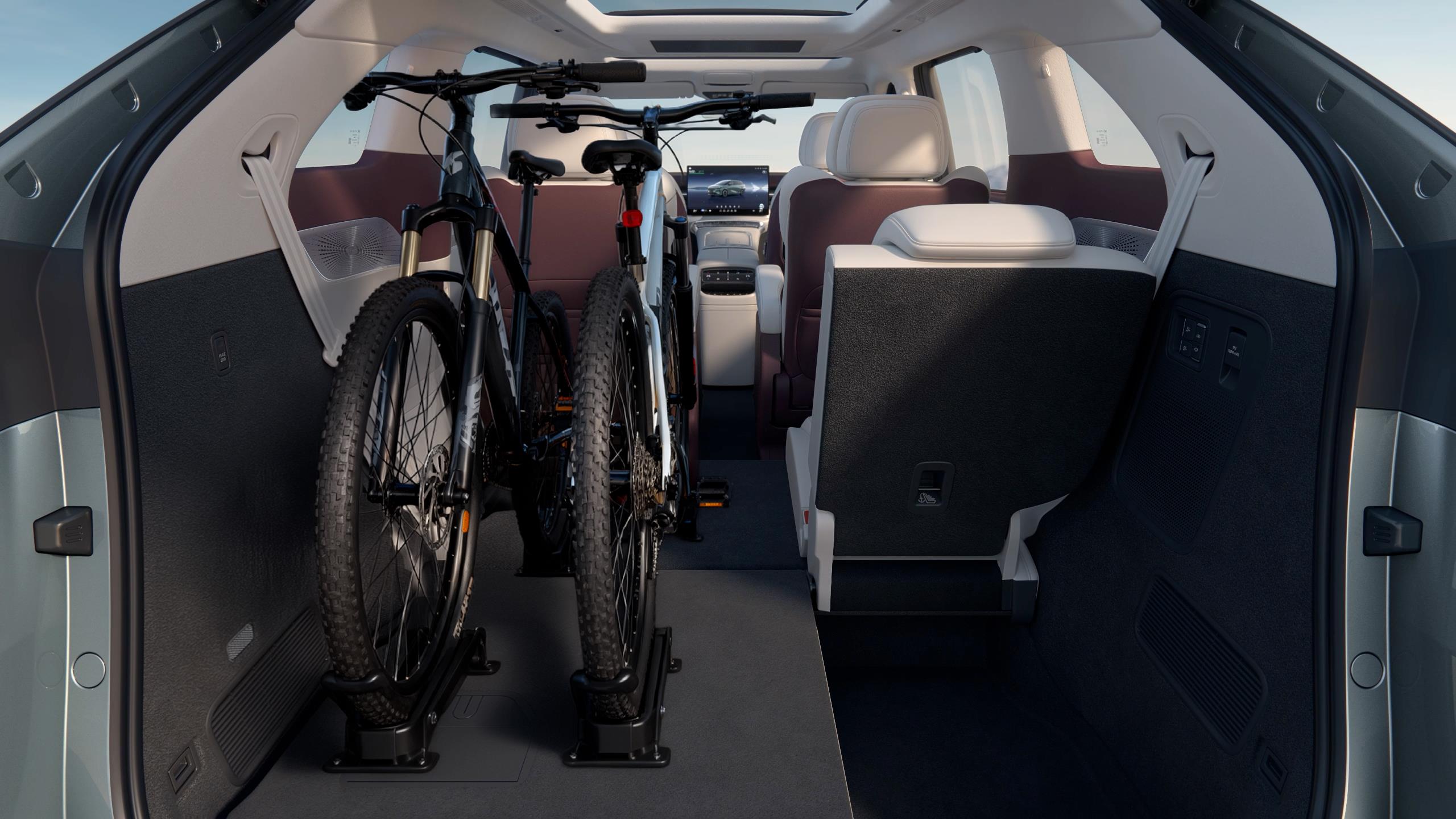 “下一代增程”全球续航最长大七座小鹏X9上市，仅30.98万元起售