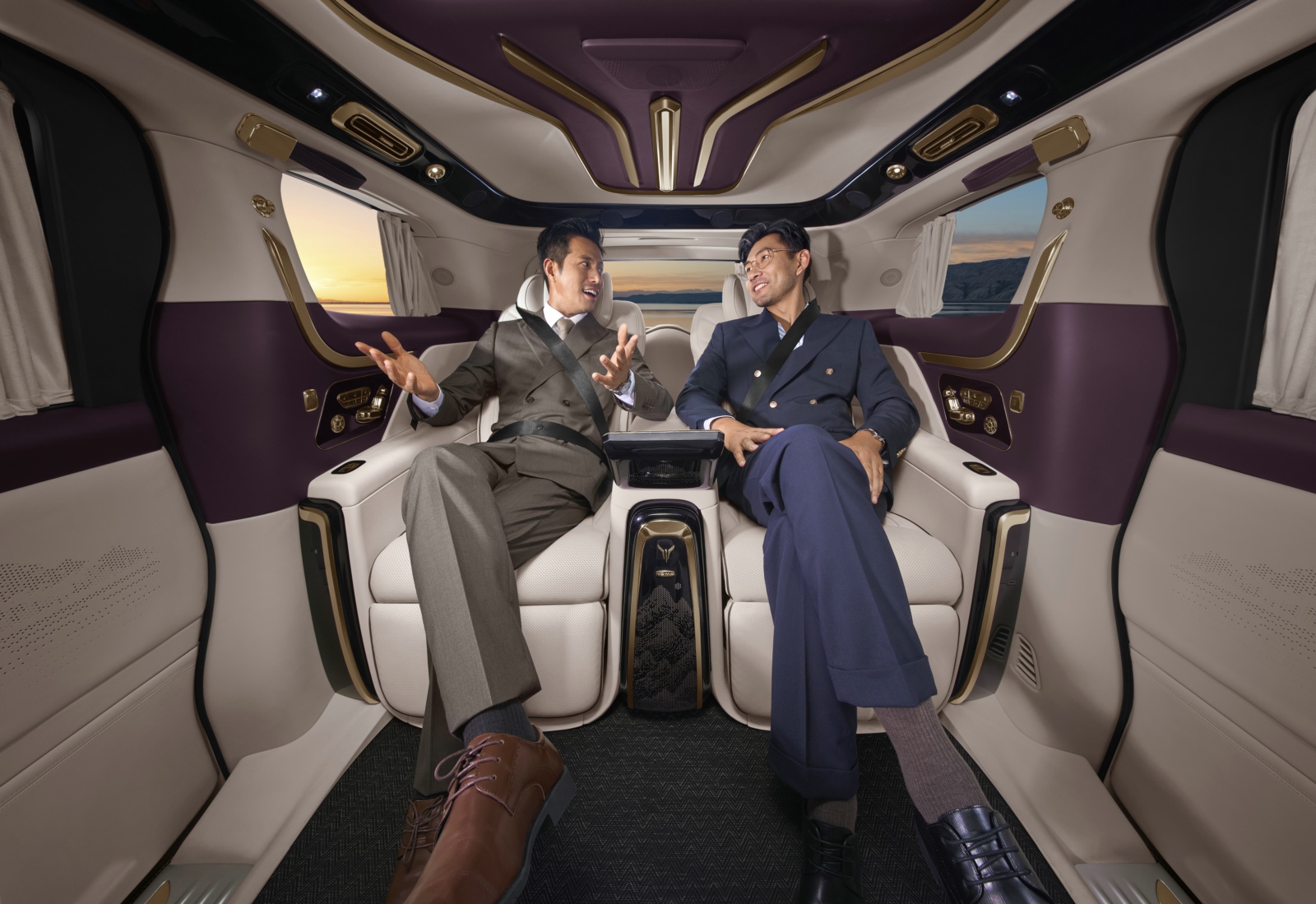 中国企业家的“终极答案”，岚图梦想家山河70.99万元上市