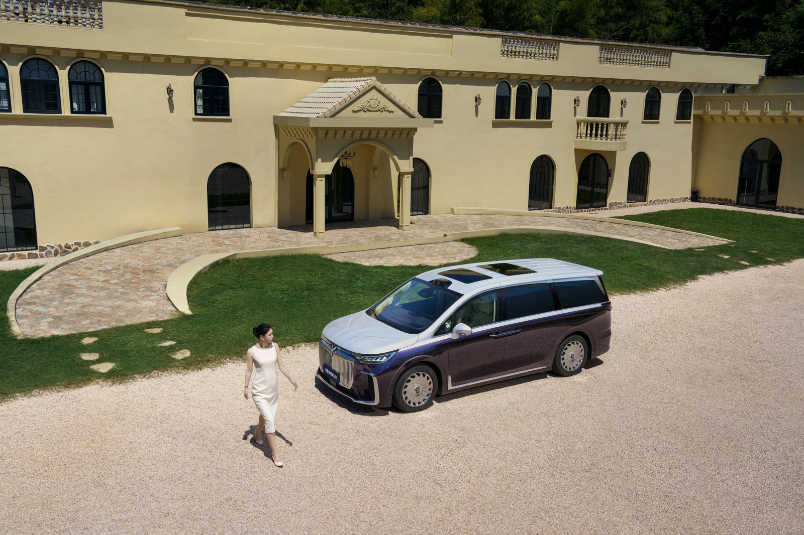 中国企业家的“终极答案”，岚图梦想家山河70.99万元上市