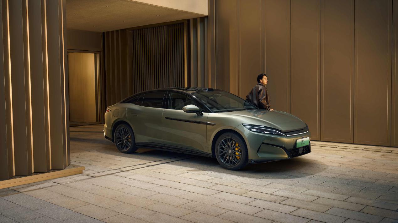 比亚迪汉L携新车色与智能OTA登场，补贴后仅19.48万元起