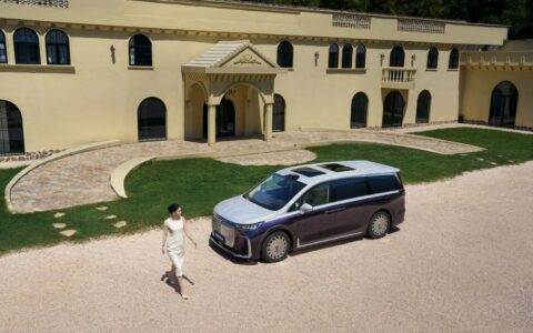 中国企业家的“终极答案”，岚图梦想家山河70.99万元上市