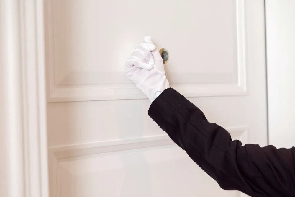 酒店“剪刀门”事件反转，这届网友终于不被情绪CPU了