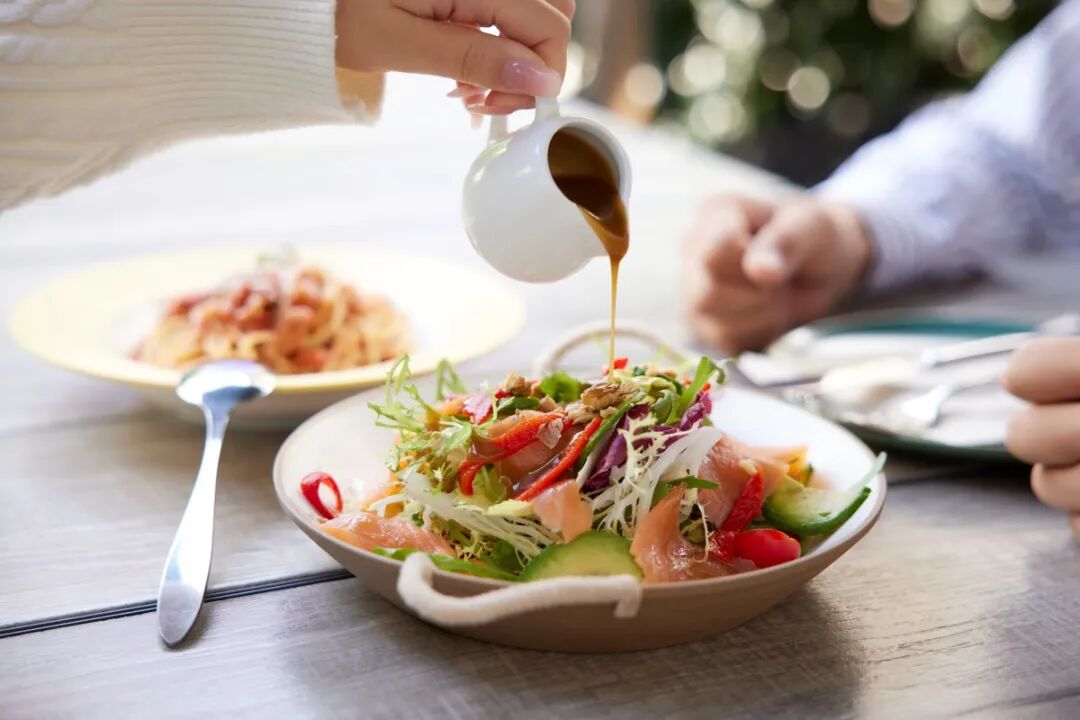 “必吃榜”加速出海，为你铺平全球“干饭”路