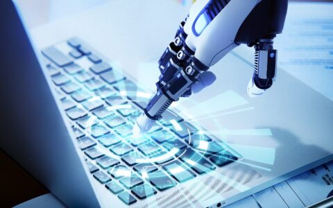 对话深演智能联合创始人谢鹏：使用智能体的企业，一定会打败不使用智能体的企业